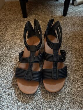 BareTraps Black Strappy Gladiator Sandals